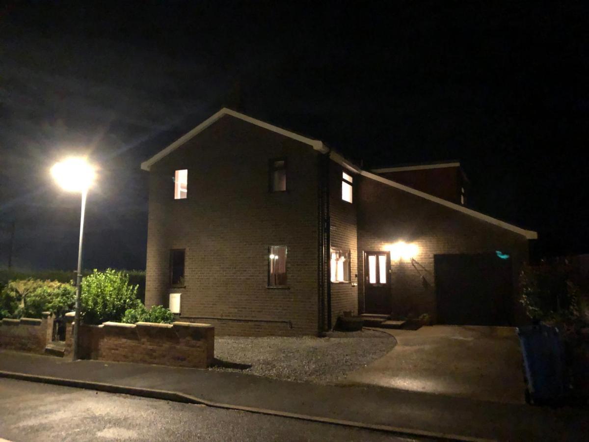 Number One - Fully Equipped Self Catering Four Bedroom House Next To Dunedin, 15 Mins To Spurn, 20 Mins To Saltend, 12 Mins To Easington Patrington Exterior foto