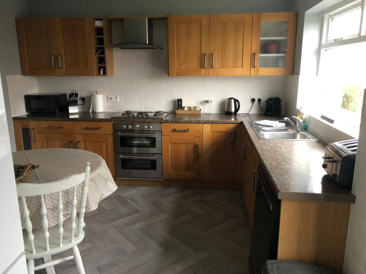 Number One - Fully Equipped Self Catering Four Bedroom House Next To Dunedin, 15 Mins To Spurn, 20 Mins To Saltend, 12 Mins To Easington Patrington Exterior foto