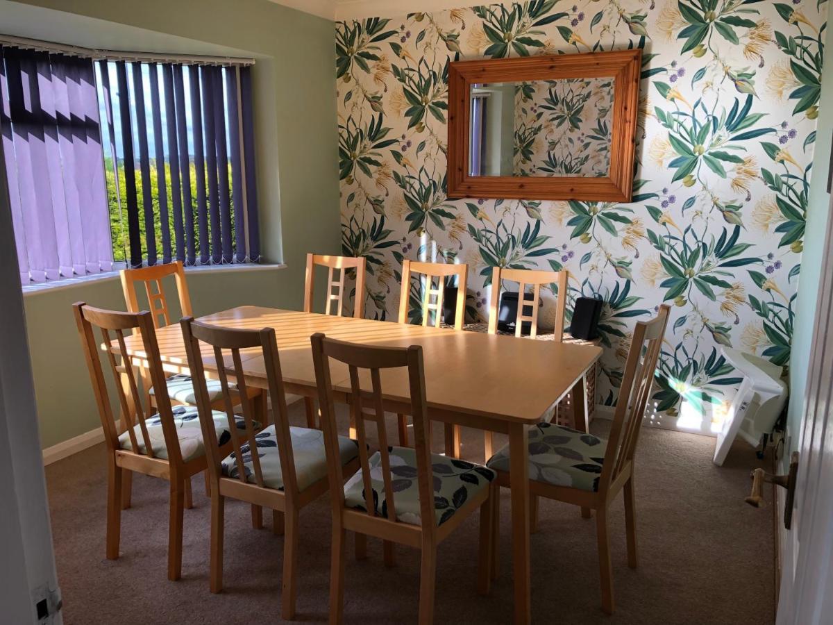 Number One - Fully Equipped Self Catering Four Bedroom House Next To Dunedin, 15 Mins To Spurn, 20 Mins To Saltend, 12 Mins To Easington Patrington Exterior foto